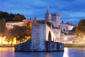 Brücke St.Benezet über die Rhone mit Kathedrale Notre Dame des Doms und Papstpalast, UNESCO Weltkulturerbe, Avignon, Provence, Provence-Alpes-Cote d'Azur, Südfrankreich, Frankreich Brücke St.Benezet über die Rhone mit Kathedrale Notre Dame des Doms und Papstpalast, UNESCO Weltkulturerbe, Avignon, Provence, Provence-Alpes-Cote d'Azur, Südfrankreich, Frankreich